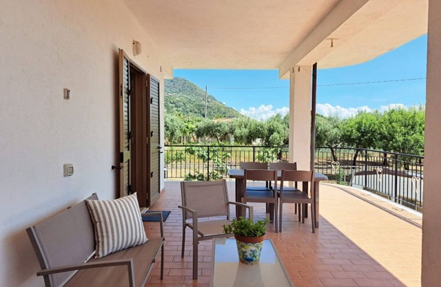 Terrace among the olive trees in Ricadi (Riviera Apt. 4)