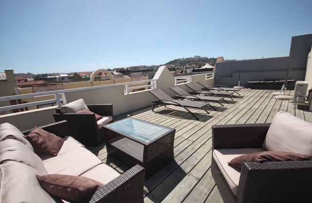Terrasse und Stille in Cagliari