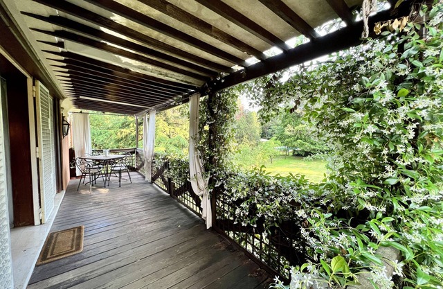 Terrace Apartment w/firepit inside 4 acre park with Pool, 5m from Treviso