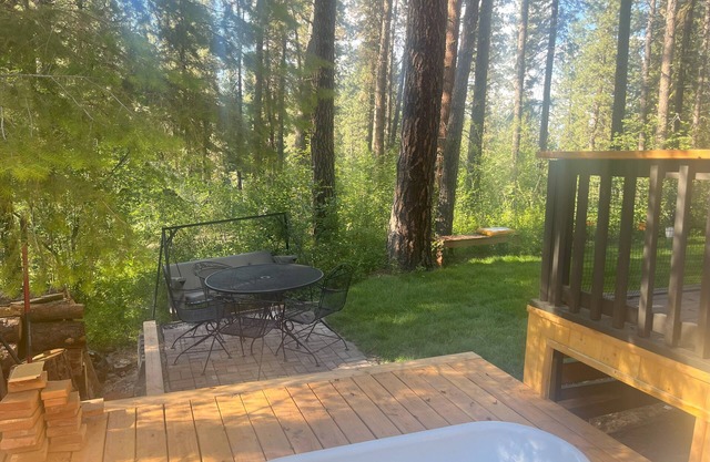 Terrace Lakes Cozy 2-bedroom cabin in charming Garden Valley
