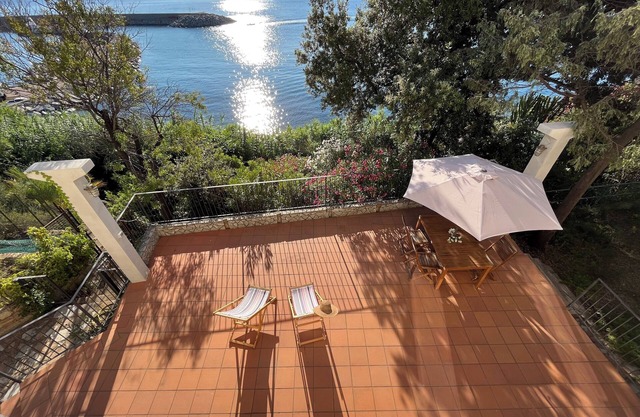 Terrasse der Morgendämmerung am Meer, Haus am Meer