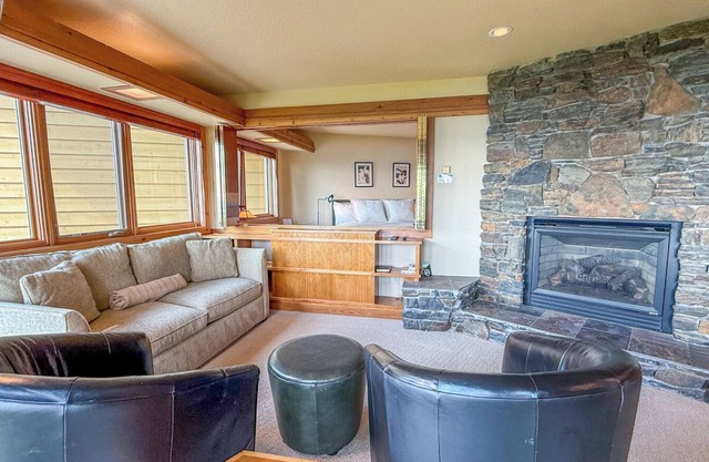 Schöne Cliff Condo mit Blick auf Lake Superior