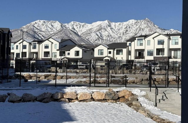 "Terrapin Basin" - A chill 2200 sf Mtn Green retreat, 12 mins to #1 Snowbasin.