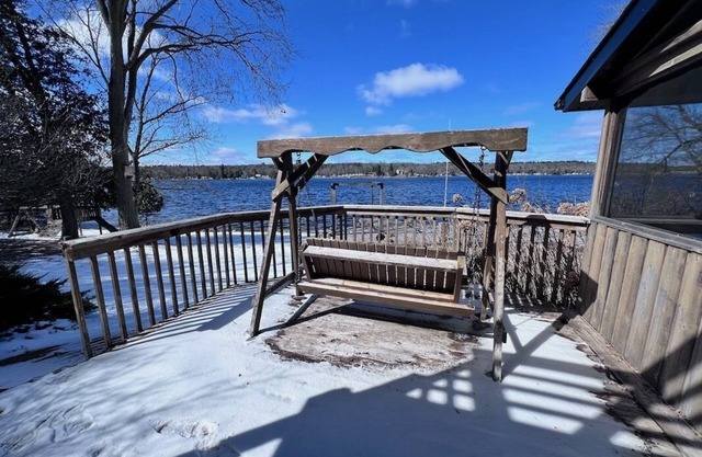 Terrapin Station Cottage on Pigeon Lake