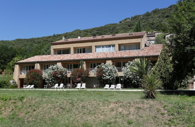 Studio in ruhiger Lage mit Terrasse und unverbaubarem Blick auf die Ardèche!