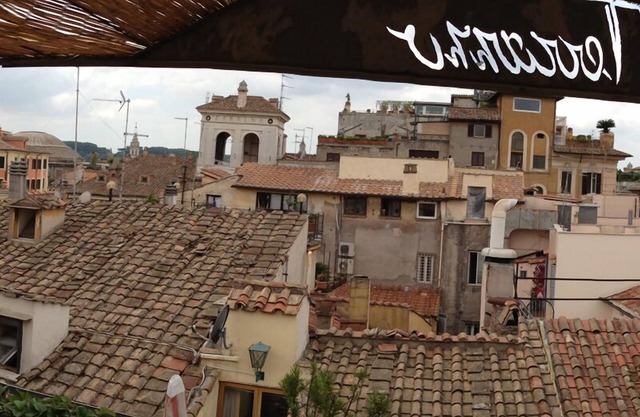 Terrazzo Wohnung, ein Loft mit Terrasse an der Piazza di Pietra