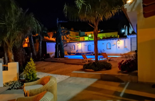 Terrera Roberto Grosses Einfamilienhaus mit Pool in bergiger Umgebung