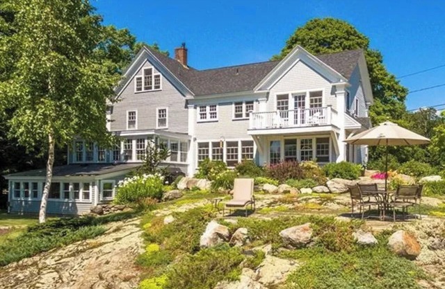 Terrific 4 Bedroom 4.5 Bath House in Rockport Village