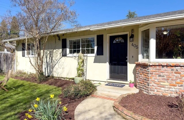 Terrific 4-bedroom house in Jacksonville In The Heart of Town