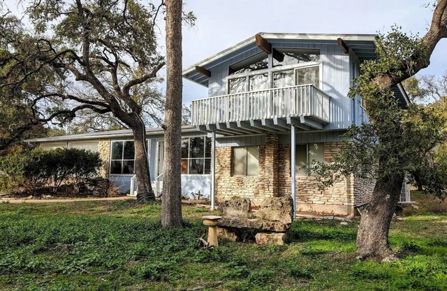 Terrific 5-bedroom Hill Country Retreat in Austin