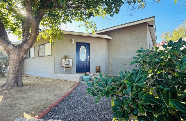 Terrific, CLEAN 4-bedroom house in Thatcher with WiFi, AC