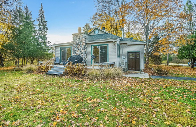 Terrific riverfront home near the slopes w/ firepit, free WiFi & five-acre lot