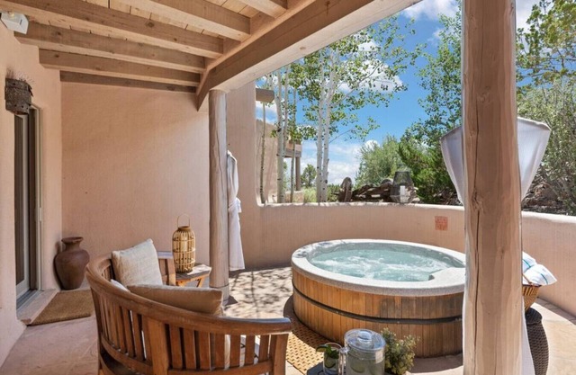 Tesuque Getaway w/ Hot Tub