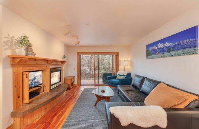 Teton Creek Resort Condo, 17 minutes to Grand Targhee Ski Resort,King Size Bed