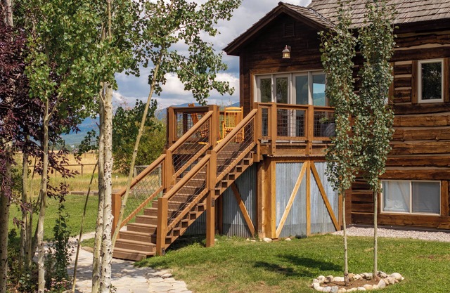 Teton Escape on 10 Acres, sauna and swim spa with panoramic views!