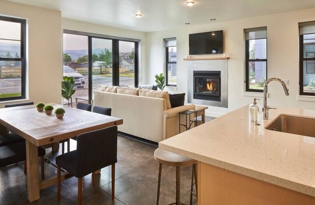 YELLOWSTONE GETAWAY # 1, wunderschöne Wohnung