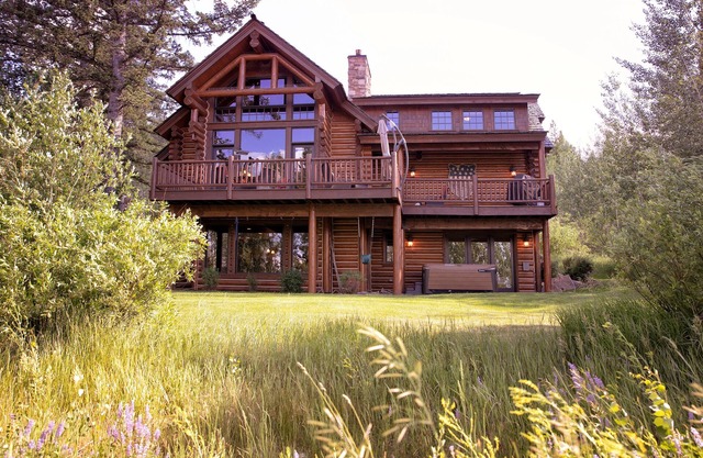Teton Retreat Luxury Teton Springs Log Cabin. Forest Access, A/C, Hot Tub.