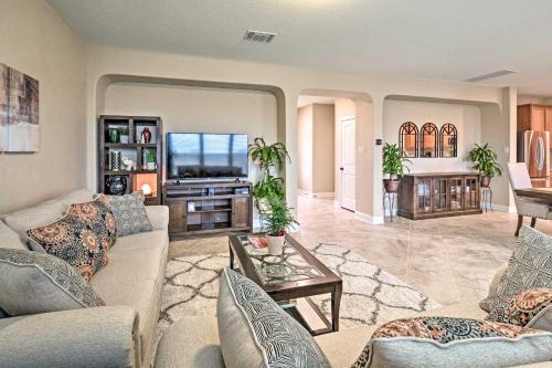 Texas Home with Patio and Grill about 16 Mi to Austin