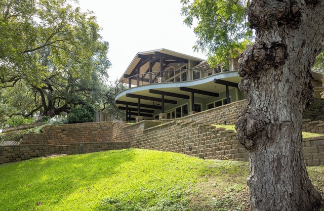 Texas Lifestyle Lakehouse - Tranquil Texas lakefront escape