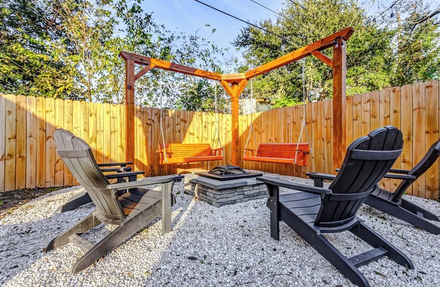 Texas Two-Step: Near NRG/ Full Game Room/ Lounge+Fire Pit