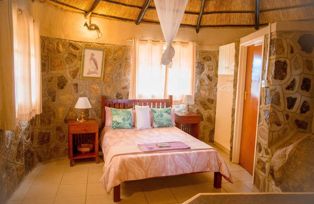 Thakgalo Honeymoon Suite - 2211