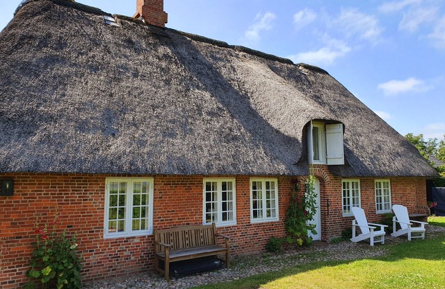 Reetdachhaus am See für bis zu 8 Personen mit 4 SZ, Kamin, Sauna, Billard, Sky