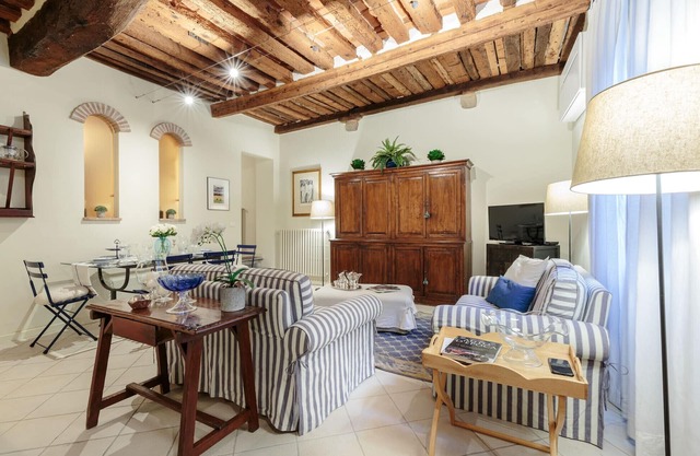 The 1400's Apartment