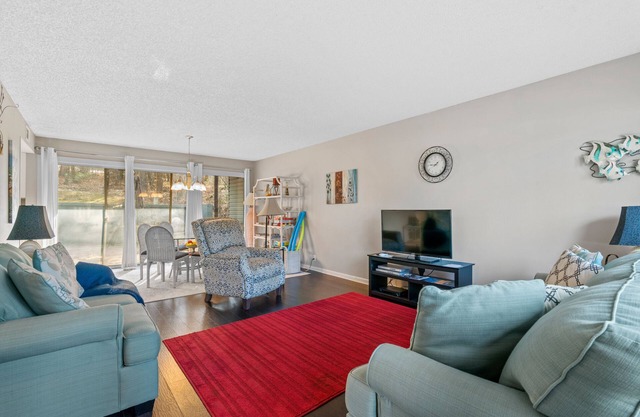 The 2 BDRM Lovely Lake Desoto Townhome