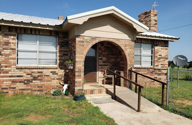 The 36 House - A comfortable, dog-friendly place escape the city.