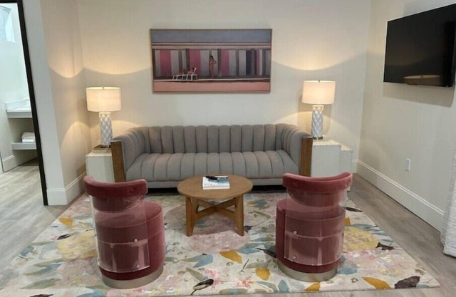 The 610 Flats: Colorful Corner #23