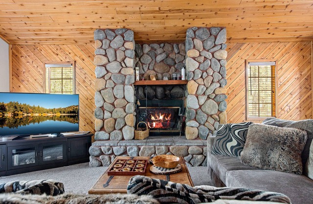Die 717 2BR 2BA in Upper Moonridge, Minuten von Bear Mtn, Snow Summit, Village