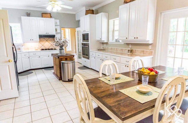 The Ada Estate Home at Kick Back Ranch & Event Center, 8br 4.5bth, Accom. 20