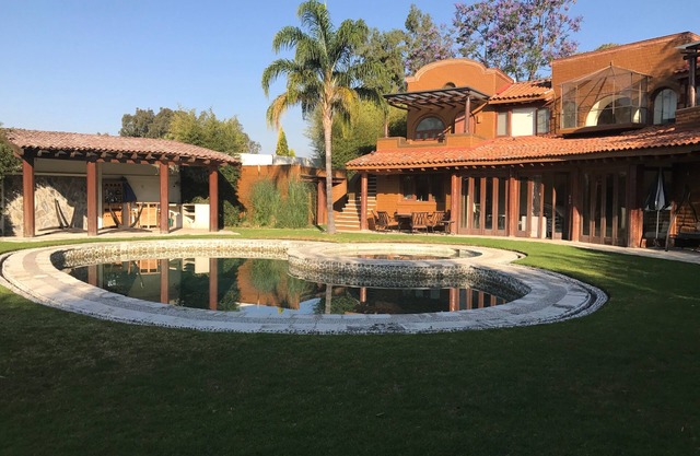 Das Adobe House liegt in der Nähe von Tepoztlan (10 km) und Cuernavaca (10 km).