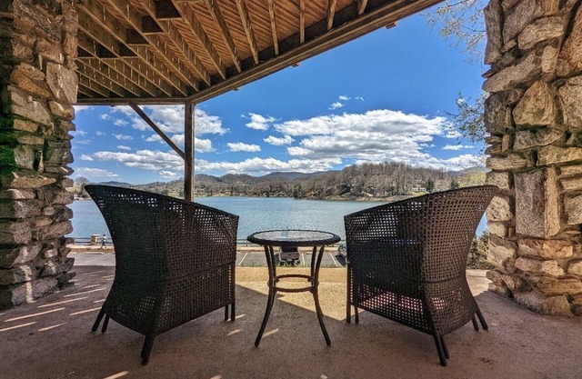 The Allgood LJ Apartment: Charming Lake Junaluska Retreat with Stunning Mountain