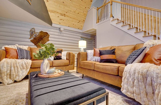 The Alpine- LuxeCabin w king/HotTub/gameRM/FirePit