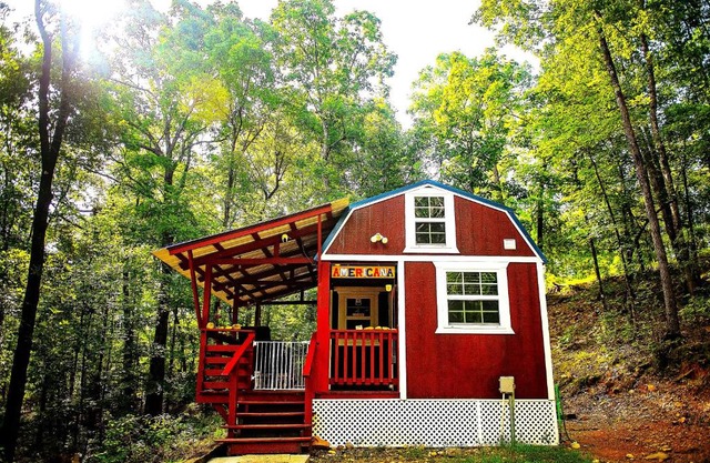 The Americana - Parker Creek Bend Cabins