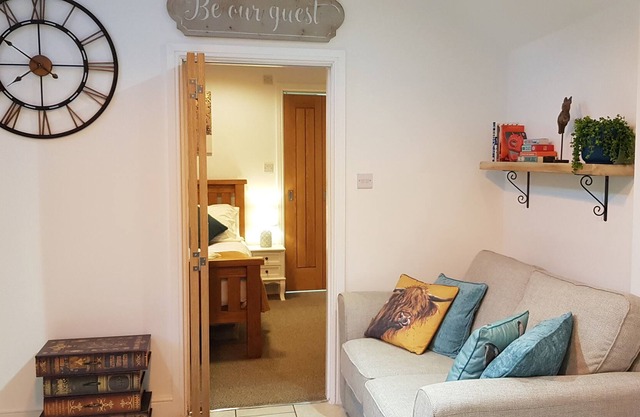 Cottage-Komfort-Ensuite Dusche-Strassenblick-The Annexe