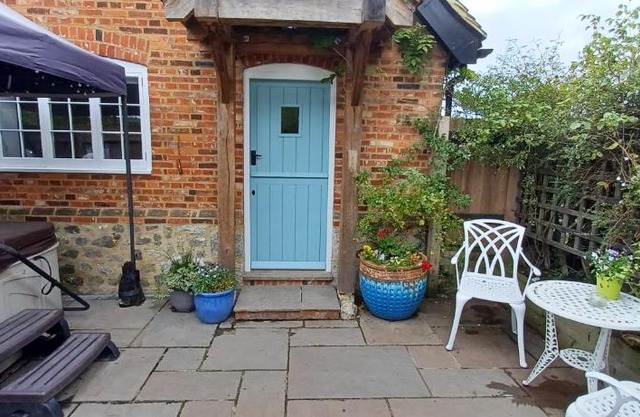The Annexe with Hot Tub