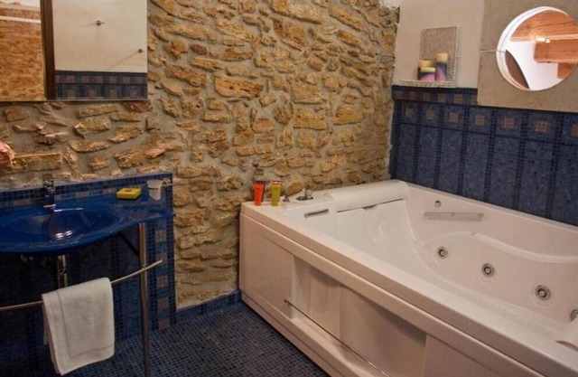 The apartments are joined by two elegant and romantic suites.