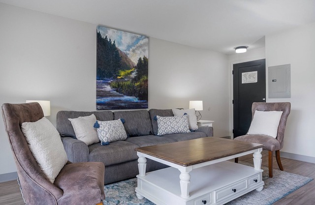 The Aria, Modern Apartment downtown Kalispell