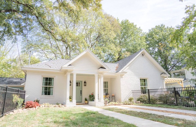 The Artist's Cottage: workspace & studio apt for artists/dancers/writers/etc.