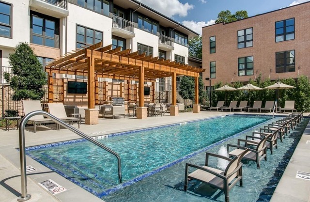 The Artistic Luxe Apartment in Uptown Dallas