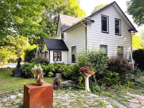 The Artists' House Getaway
