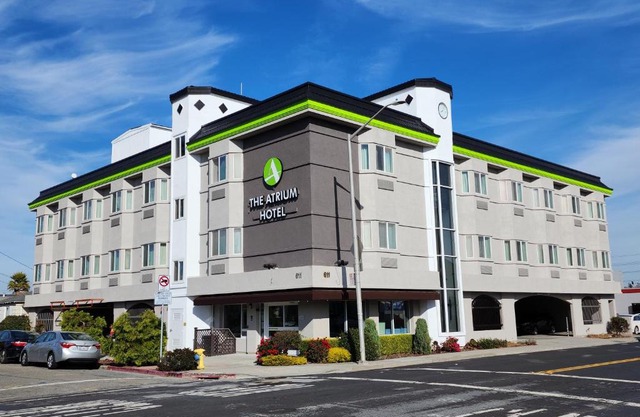 THE ATRIUM HOTEL SFO AIRPORT - FREE Shuttle & Breakfast