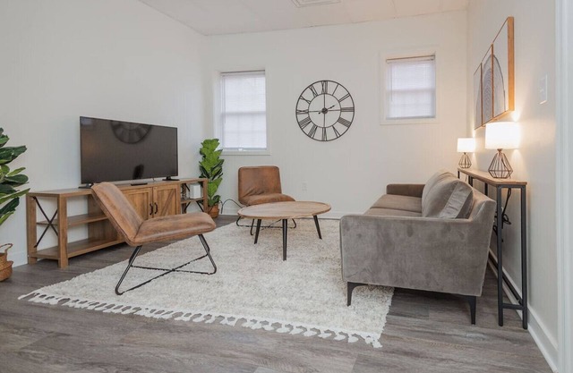 The Awesome Abode- 2 bedroom apartment