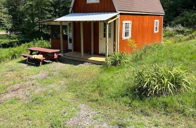 The Bald Eagles Nest riverside cabin