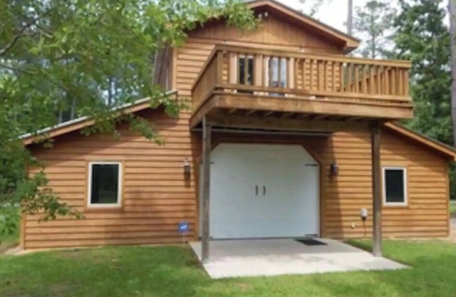 The Barn, Entire home hosted by David 5 guests 3 bedrooms 3 bed, 2 bath