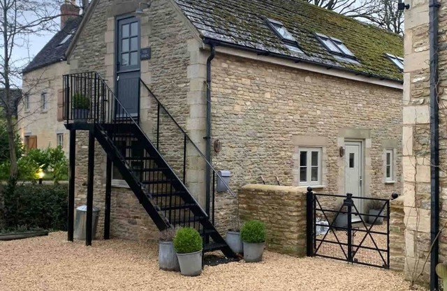 The Barn | Romantic Cotswolds Stay for Two