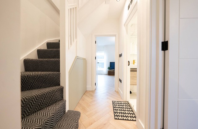 The Battersea Place - Charming 4bdr Flat