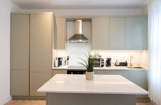 The Battersea Scenery - Elegant 2bdr Flat